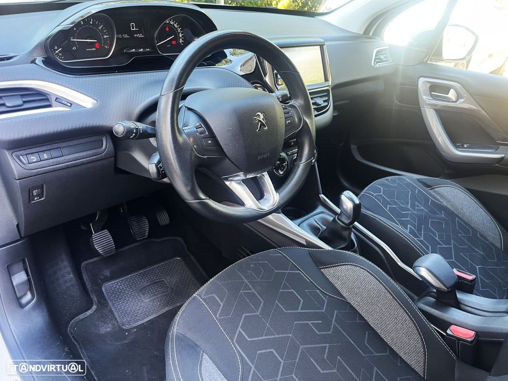 Peugeot 2008 1.2 PureTech Style - 13