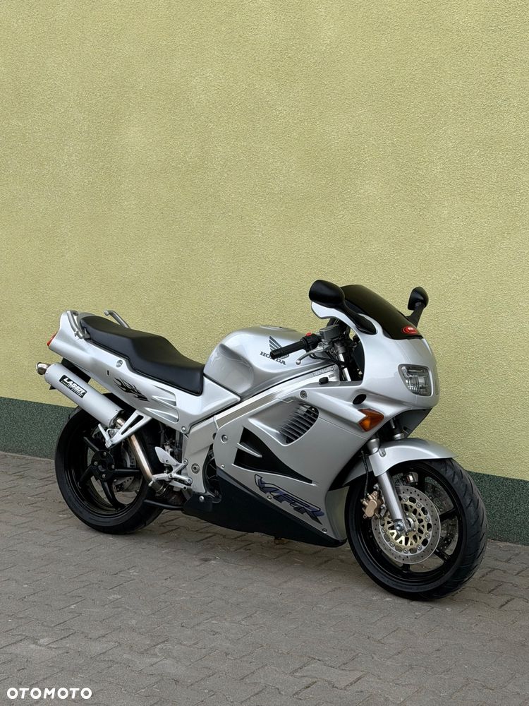 Honda VFR - 1