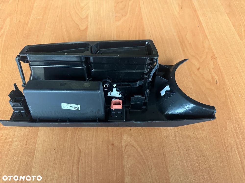 Kratka nawiewu Peugeot 3008 9685023677 - 3