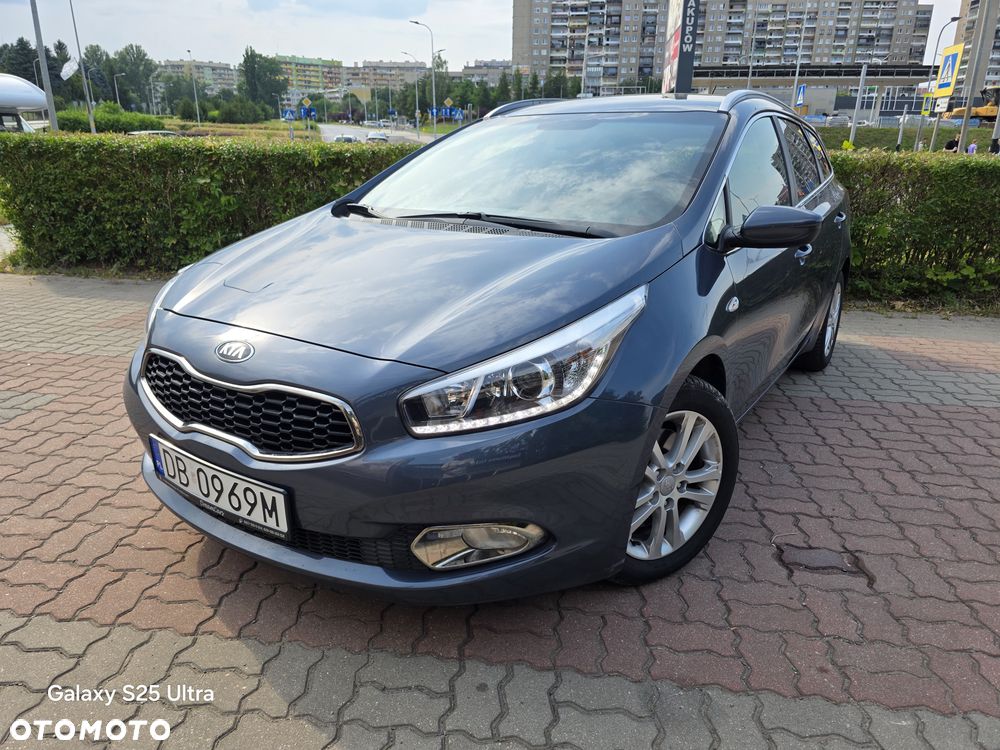 Kia Ceed 1.6 GDI ISG Dream Team Edition - 28
