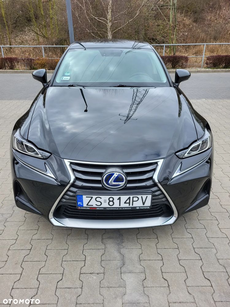 Lexus IS Business Edition - 4