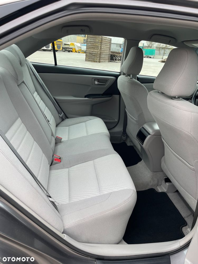 Toyota Camry - 11