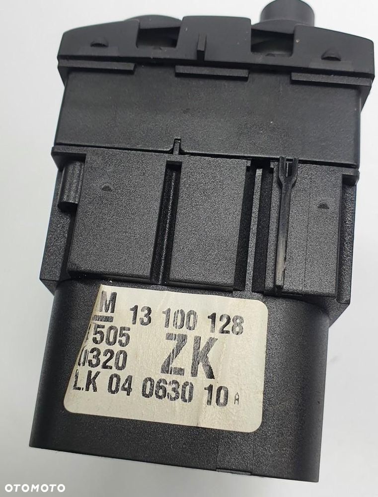PANEL WŁĄCZNIK POKRĘTŁO ŚWIATEŁ OPEL ASTRA III H 13100128 - 4