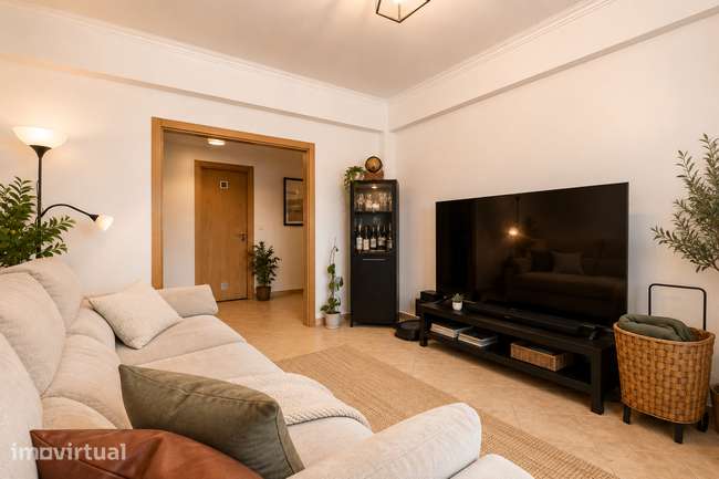 Apartamento T3 com varanda e garagem em Loures - Grande imagem: 2/13
