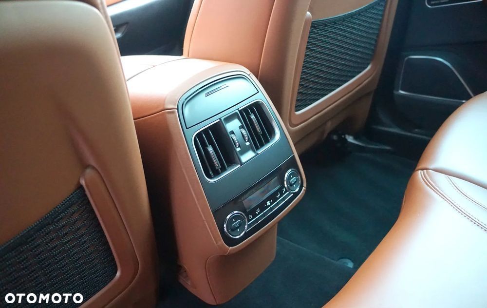 Maserati Levante S Granlusso - 12