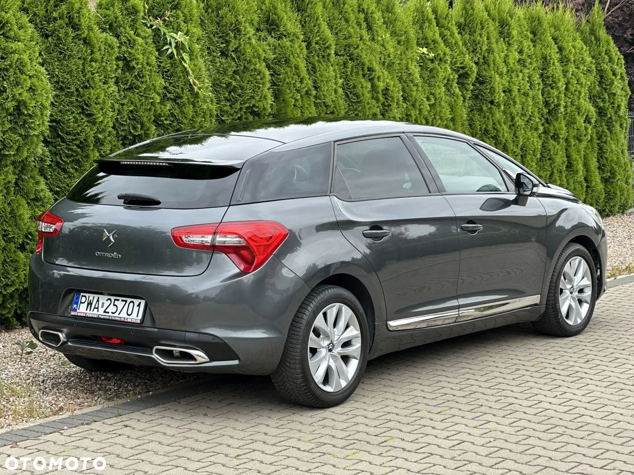 Citroën DS5 e-HDi 115 EGS6 Chic - 4