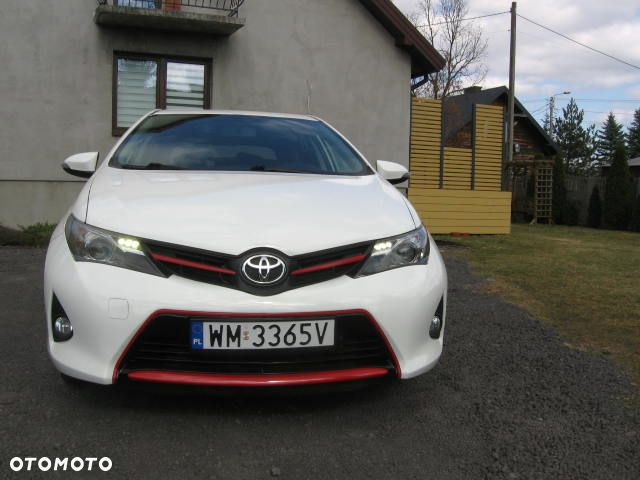 Toyota Auris 1.6 Premium - 6