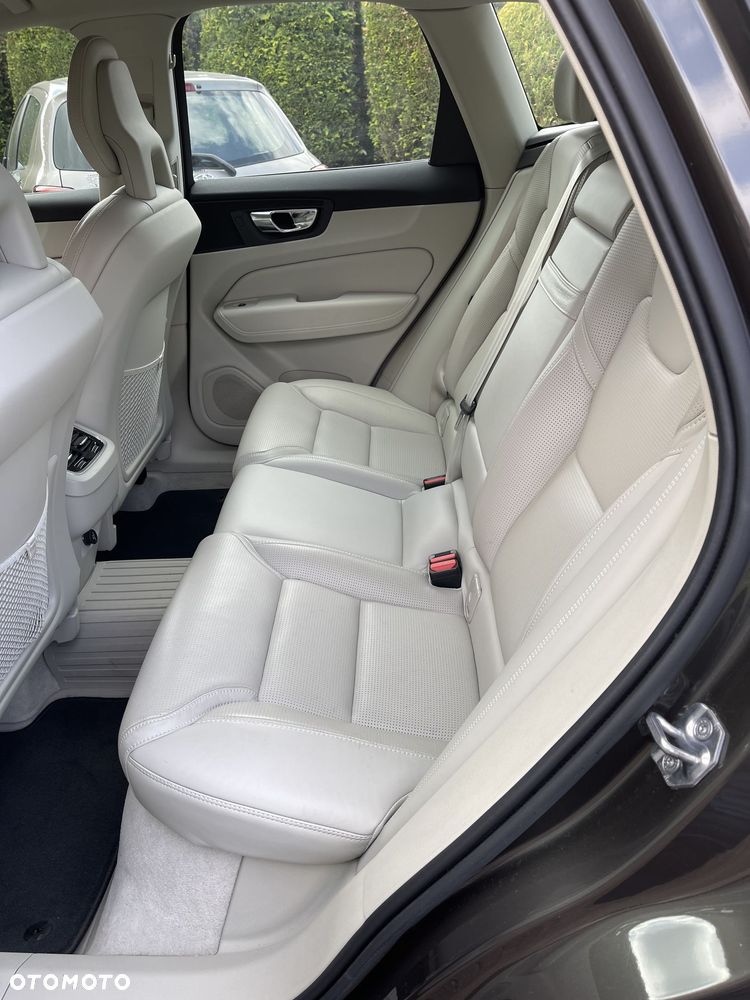 Volvo XC 60 D5 SCR AWD Inscription - 26