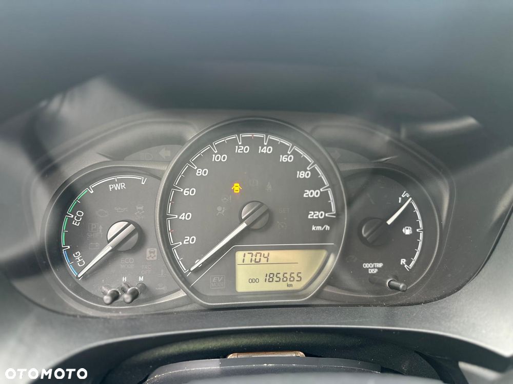 Toyota Yaris Hybrid 100 Active EU6 - 6
