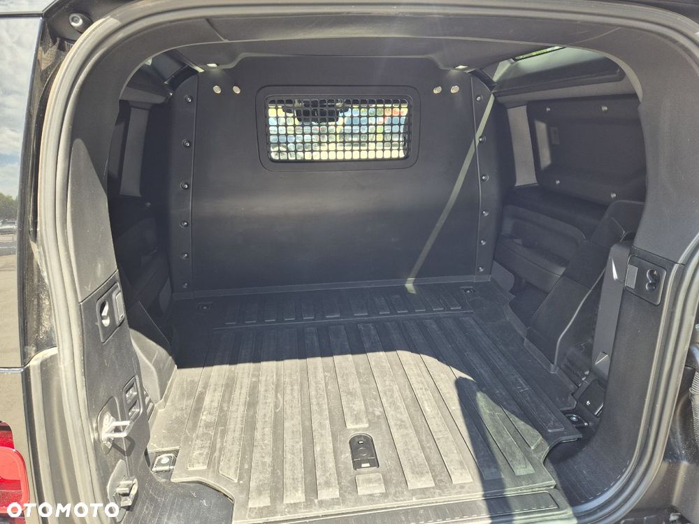 Land Rover Defender 3.0 D250 mHEV X-Dynamic SE - 15