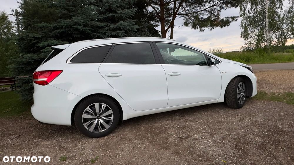 Kia Ceed - 24