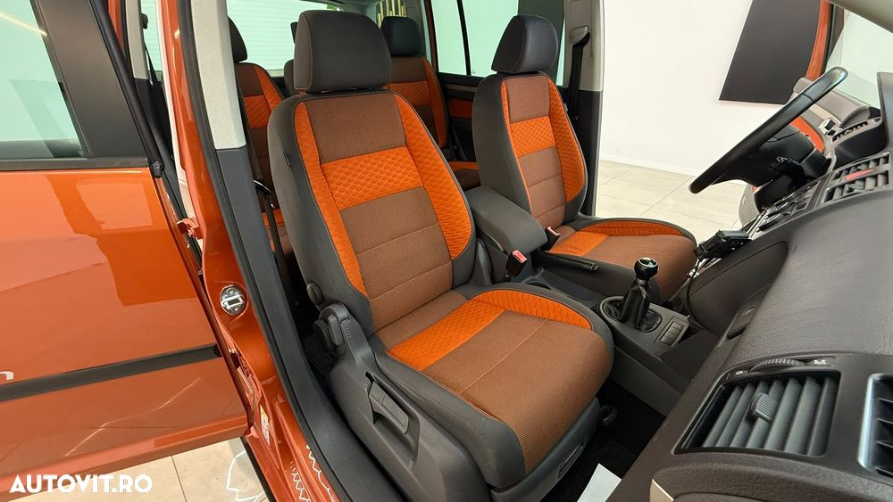 Volkswagen Touran 1.4 TSI Cross - 26