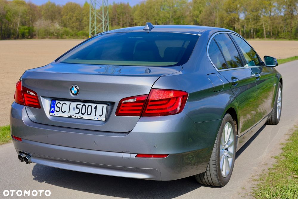 BMW Seria 5 525d - 12