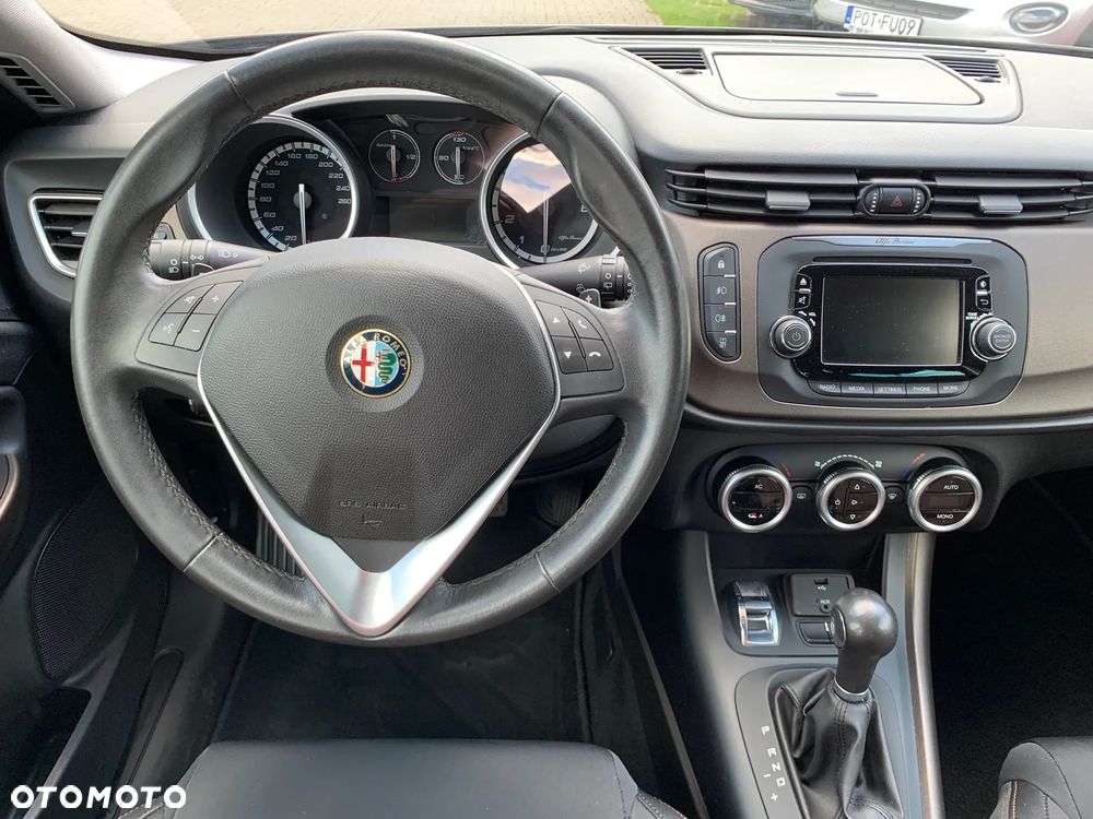 Alfa Romeo Giulietta 1.4 TB MultiAir Distinctive TCT - 11