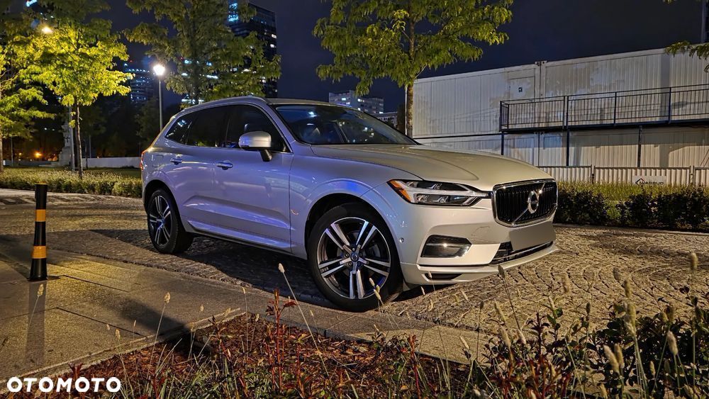 Volvo XC 60 T5 AWD Momentum Pro - 24