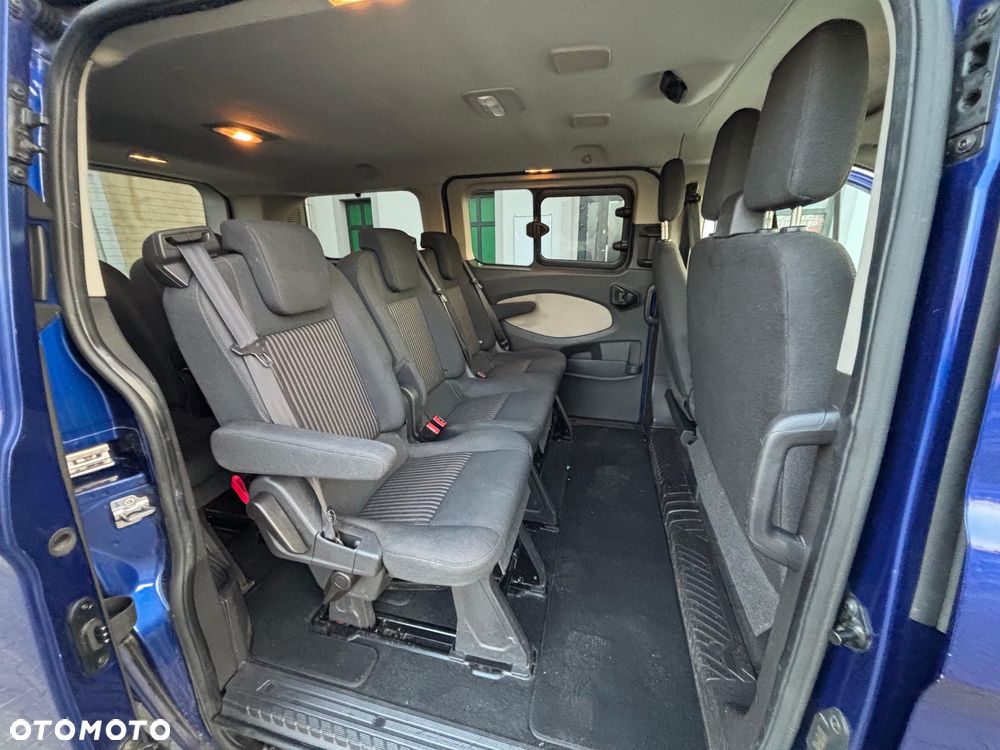 Ford Tourneo Custom - 4