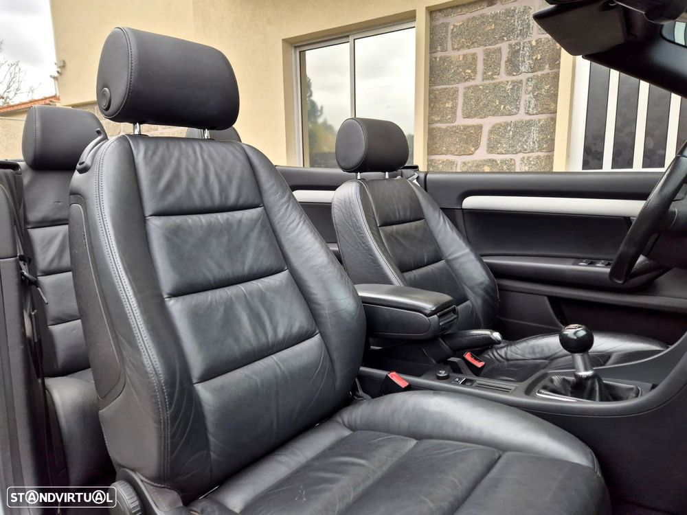 Audi A4 Cabrio 2.0 TDi S-line - 13