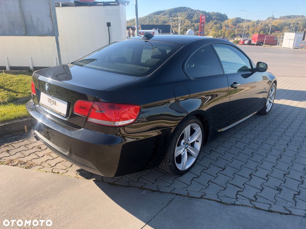 BMW Seria 3 330i xDrive M Sport Edition - 6