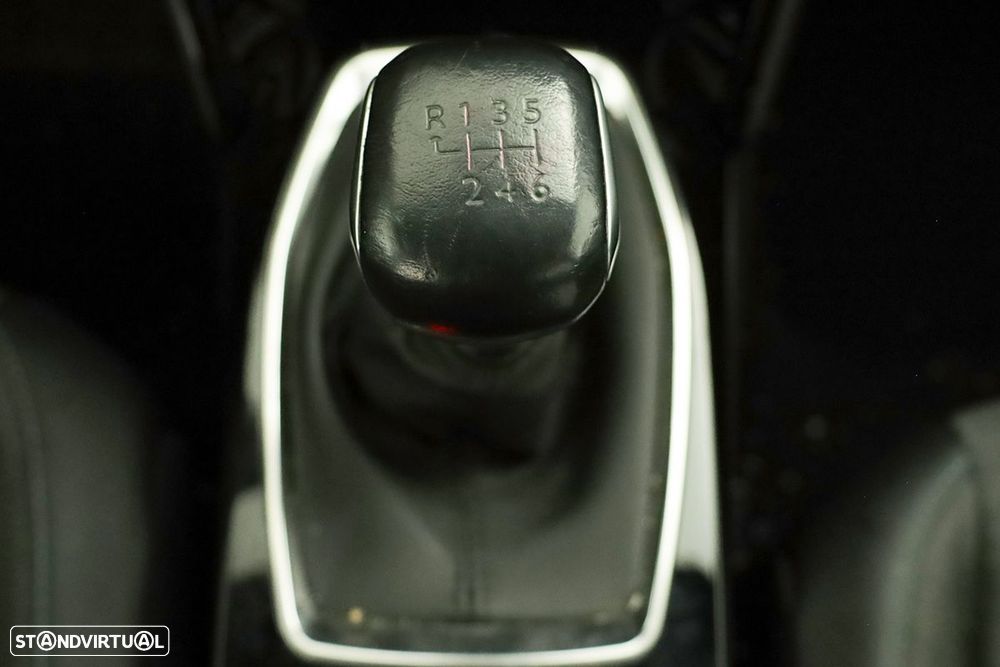 Peugeot 2008 1.2 PureTech Allure Pack - 11