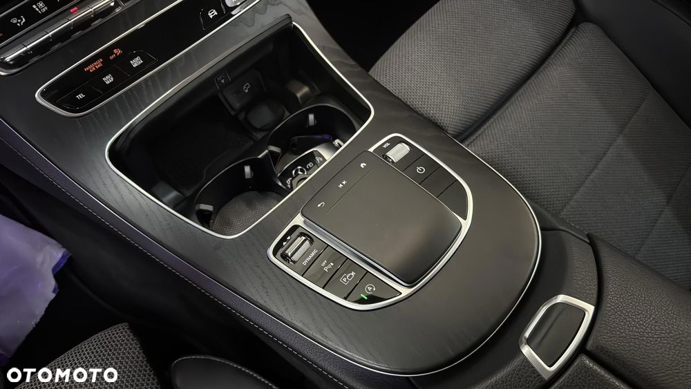 Mercedes-Benz Klasa E - 16