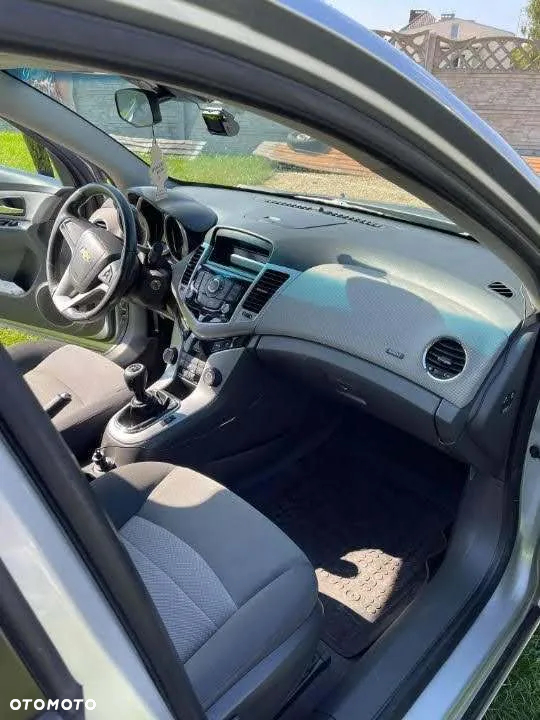 Chevrolet Cruze 2.0 LS - 8