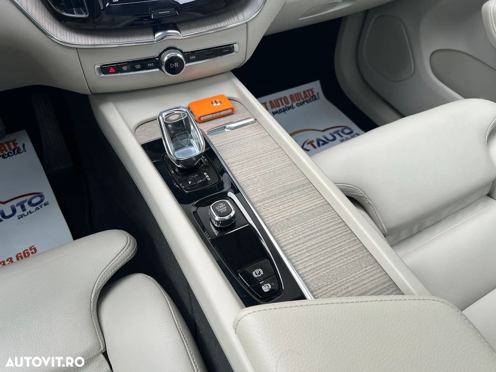 Volvo XC 60 T6 AWD Recharge Geartronic Inscription - 16