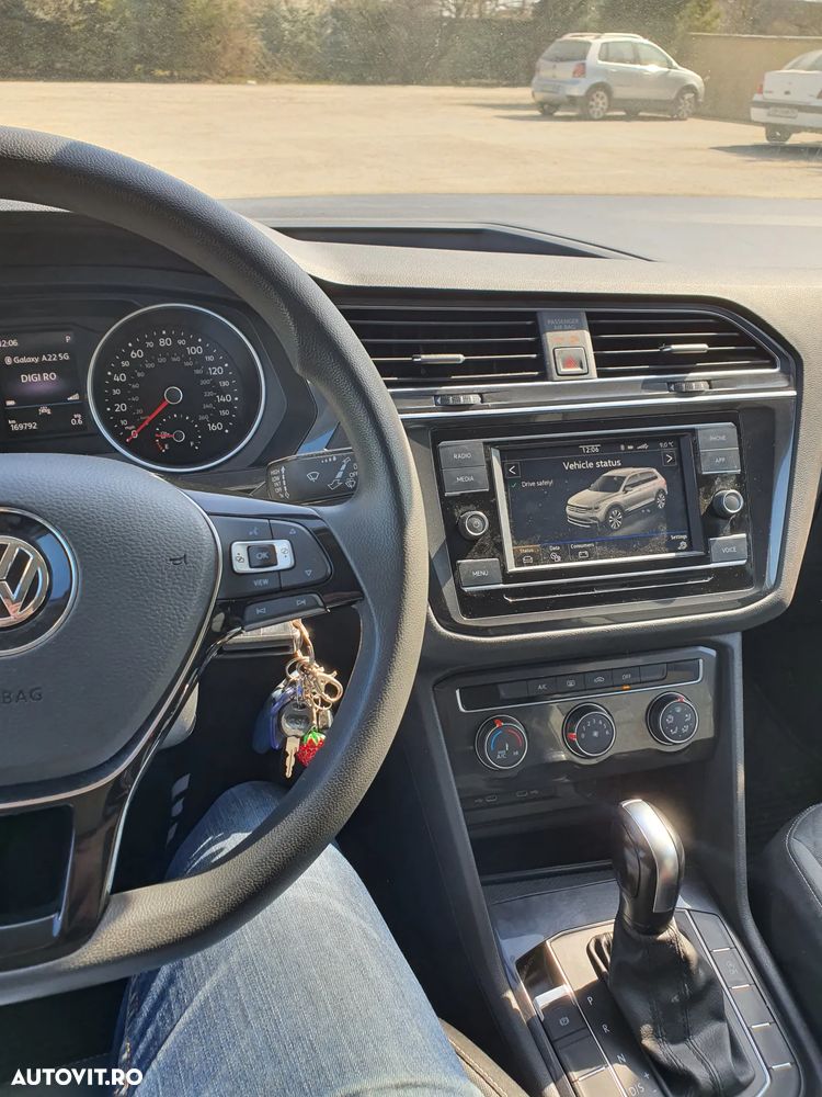 Volkswagen Tiguan - 10