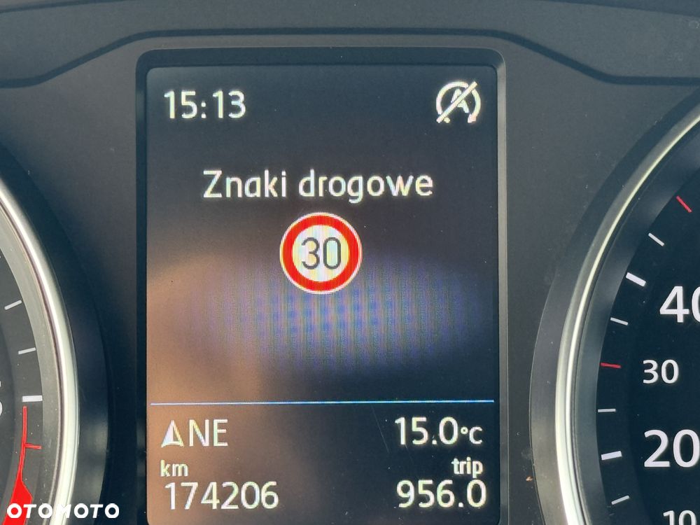Volkswagen Passat Variant 2.0 TDI SCR Business - 24