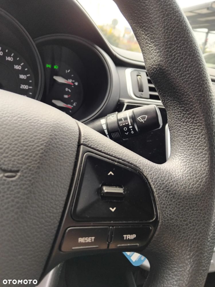 Kia Rio 1.2 M - 9