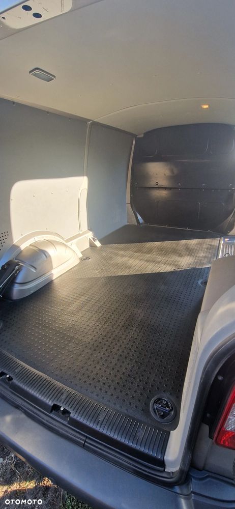 Volkswagen Transporter - 7