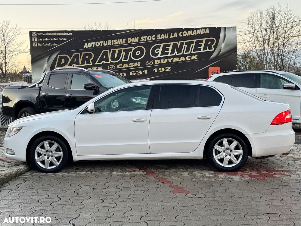 Skoda Superb 2.0 TDI Premium Edition - 4