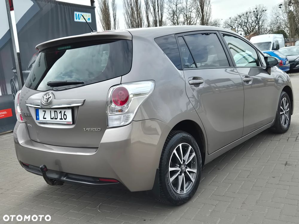 Toyota Verso 1.6 D-4D Prestige - 12