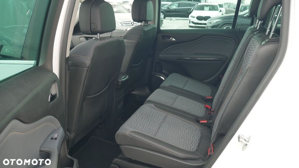 Opel Zafira - 17