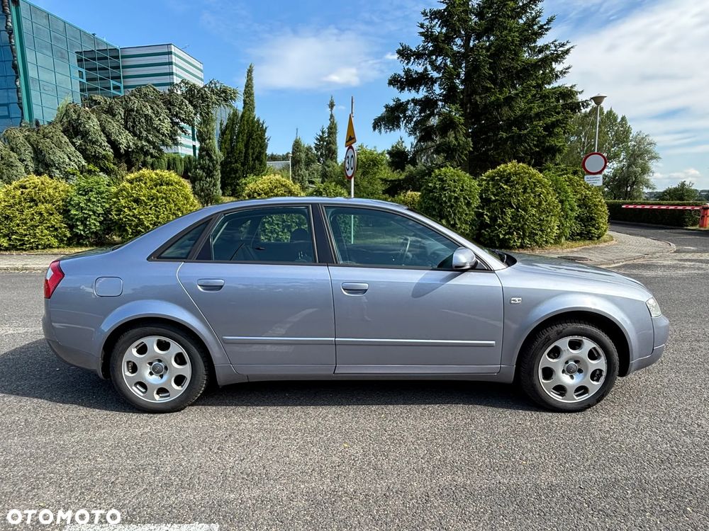 Audi A4 Limousine - 14
