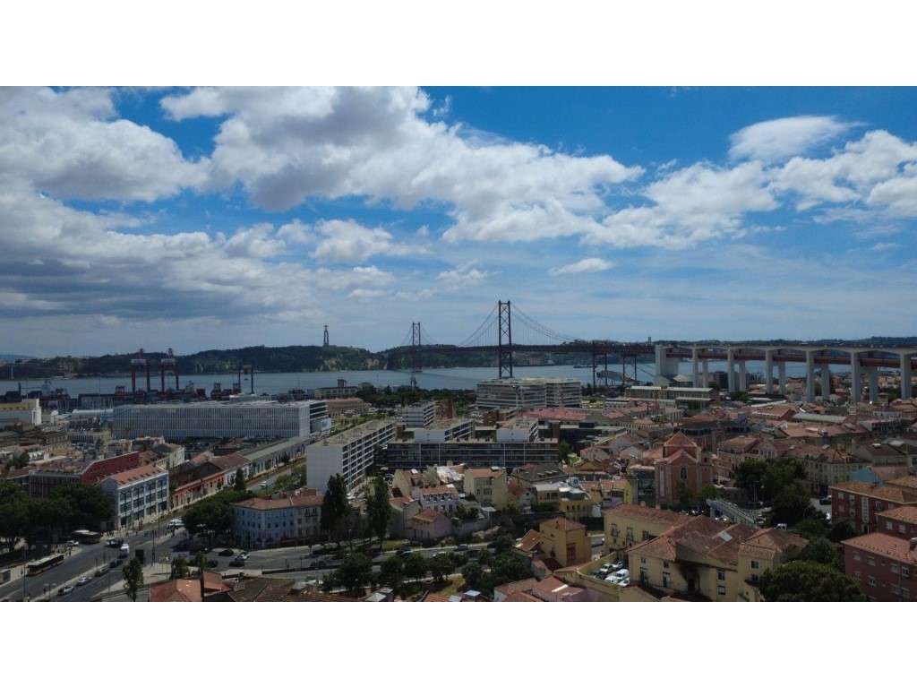 Prédio em Alcântara - Grande imagem: 3/9