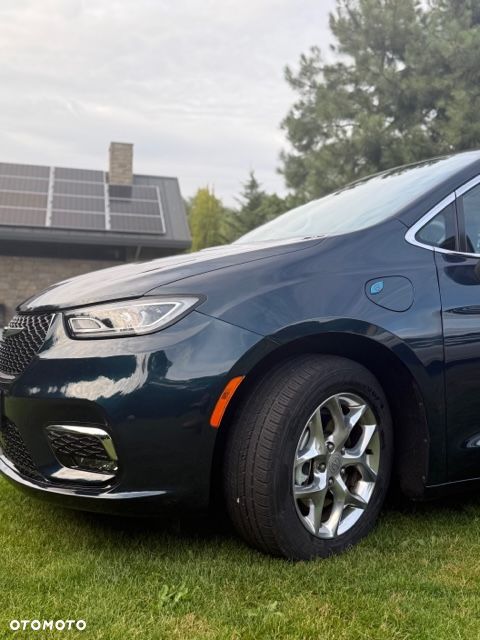 Chrysler Pacifica - 11