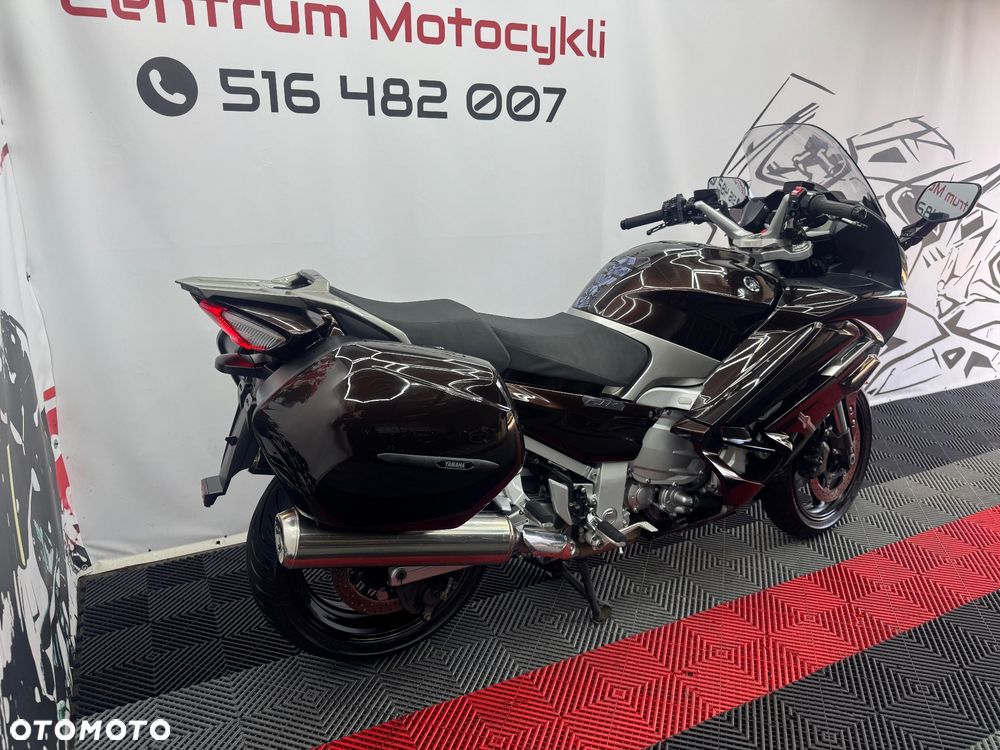 Yamaha FJR - 2