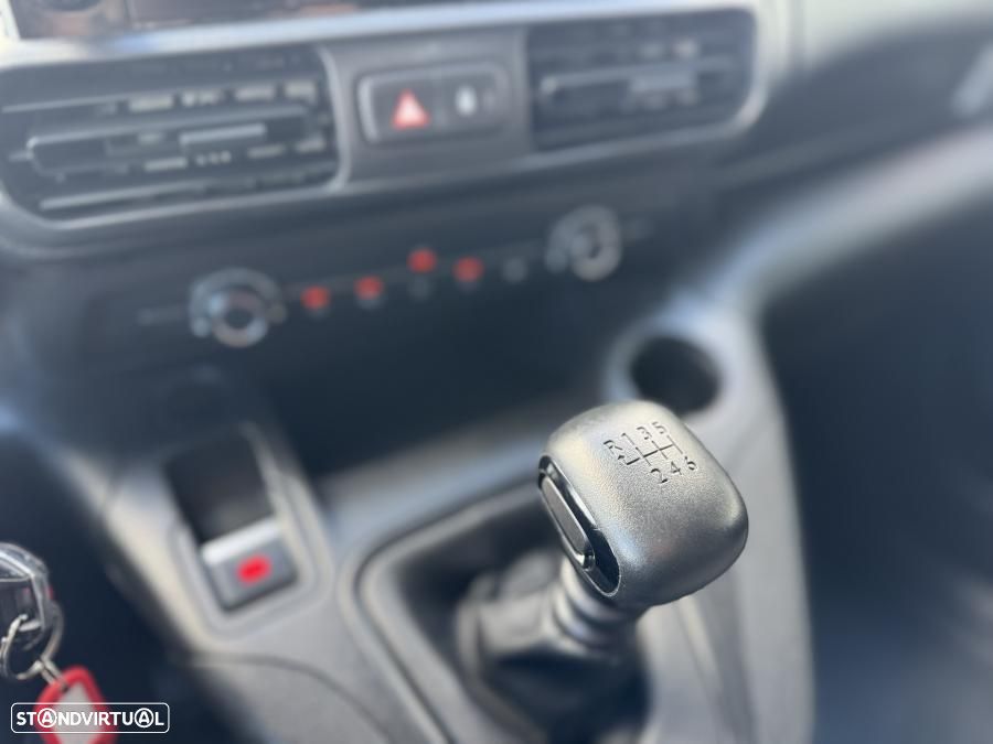 Opel Combo 1.5 CDTi 102cv L1H1 Enjoy 3 Lug. c/IVA DEDUTÍVEL - 15