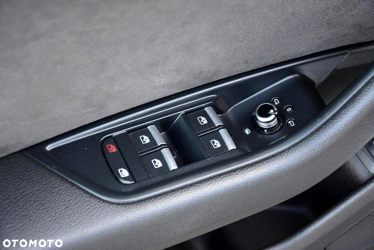 Audi A4 Avant 2.0 TDI ultra S tronic sport - 30