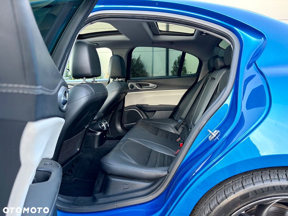 Alfa Romeo Giulia 2.0 Turbo 16V AT8 Veloce - 23