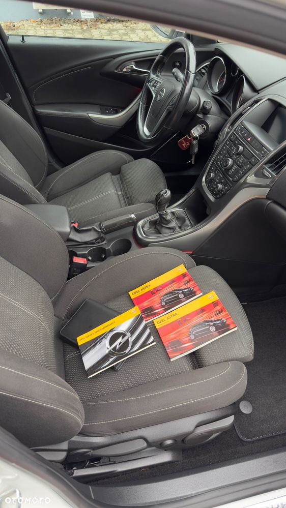 Opel Astra 2.0 CDTI DPF 150 Jahre - 12