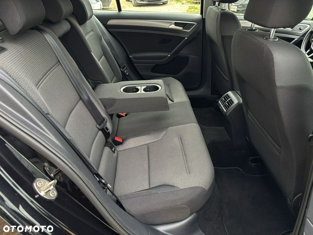 Volkswagen Golf 1.4 TSI BMT Comfortline - 22