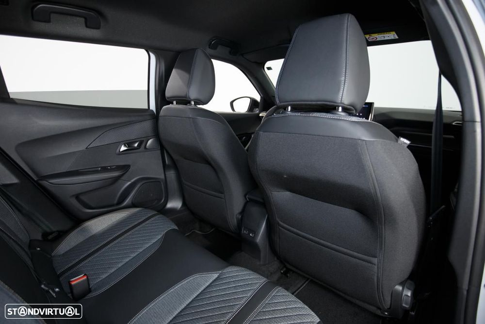 Peugeot 2008 1.2 PureTech Allure EAT8 - 10