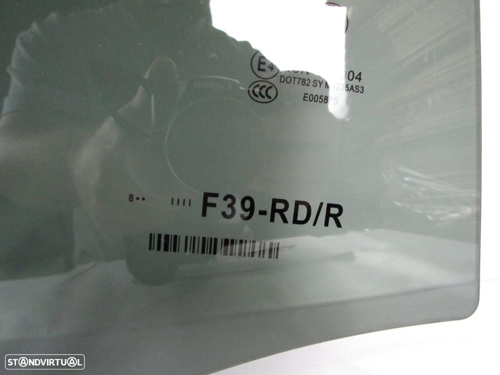 Vidro da porta Escurecido Direito/Trás Seminovo/ Original BMW X2 (F39) 513574204... - 2