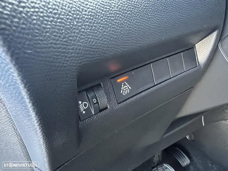 Peugeot e-2008 50 kWh Allure Pack - 16