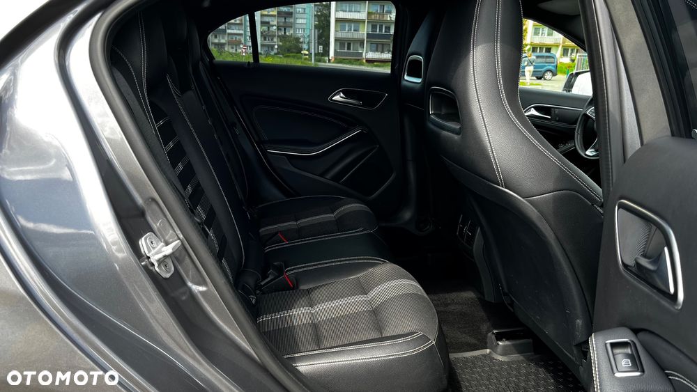 Mercedes-Benz Klasa A 200 CDI 7G-DCT AMG Line - 33