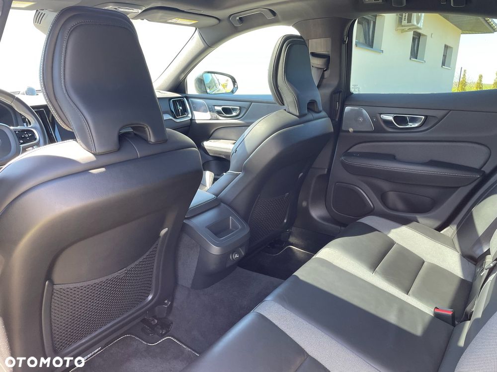 Volvo S60 T5 R-Design - 18