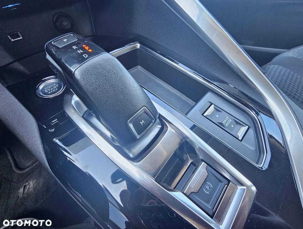 Peugeot 3008 1.2 PureTech Active Pack S&S EAT8 - 14