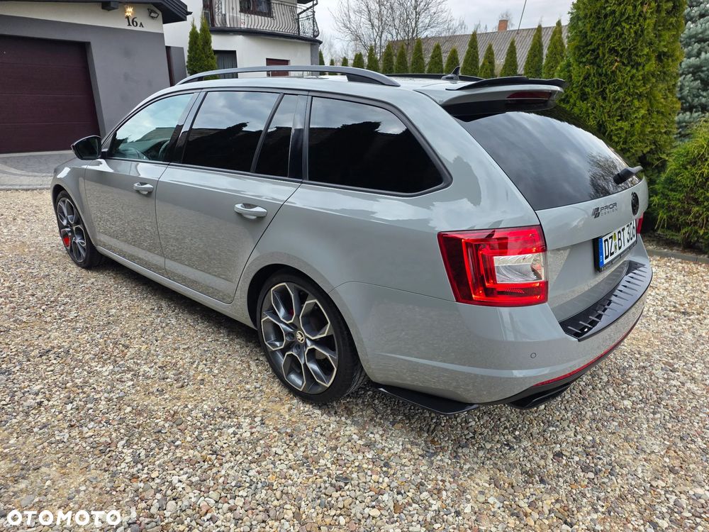 Skoda Octavia 2.0 TDI DSG RS - 11