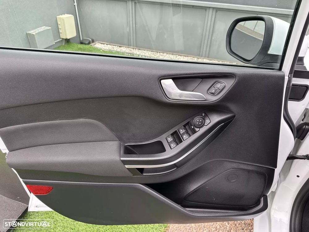 Ford Fiesta 1.0 EcoBoost Hybrid S&S TITANIUM - 56